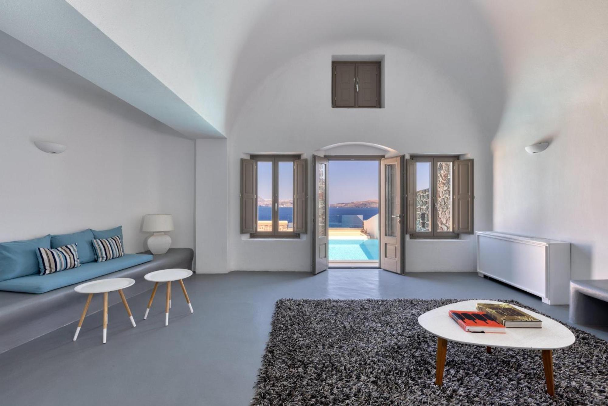 Executive Cave Suite with Private Pool & Caldera View